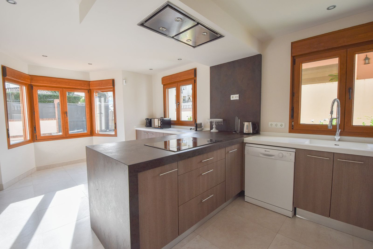 5 Bed Townhouse for sale in Marbella Costa Del Sol, Málaga, Spain