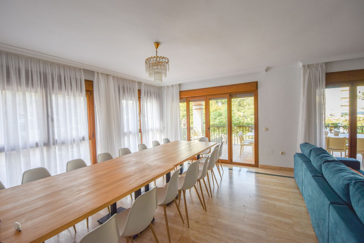 5 Bed Townhouse for sale in Marbella Costa Del Sol, Málaga, Spain