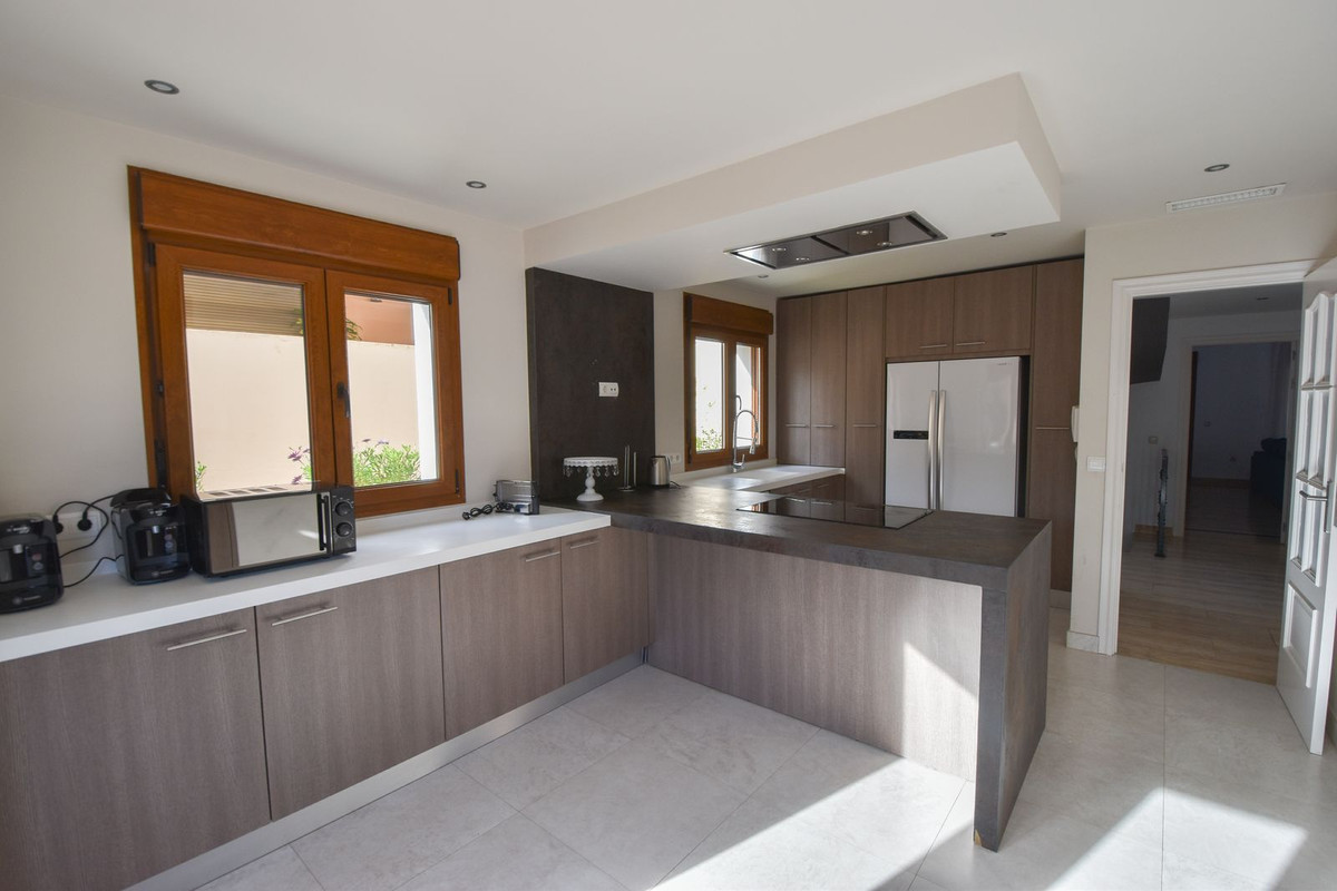 5 Bed Townhouse for sale in Marbella Costa Del Sol, Málaga, Spain