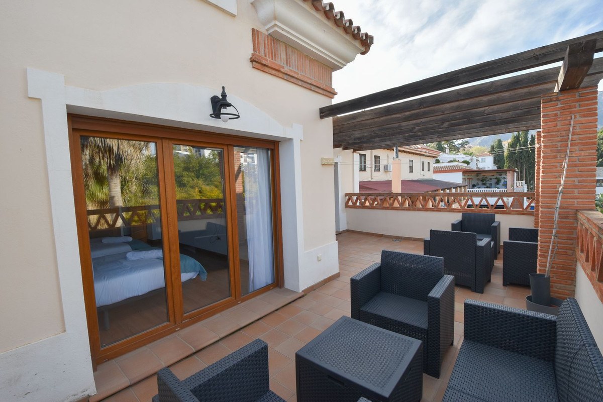5 Bed Townhouse for sale in Marbella Costa Del Sol, Málaga, Spain