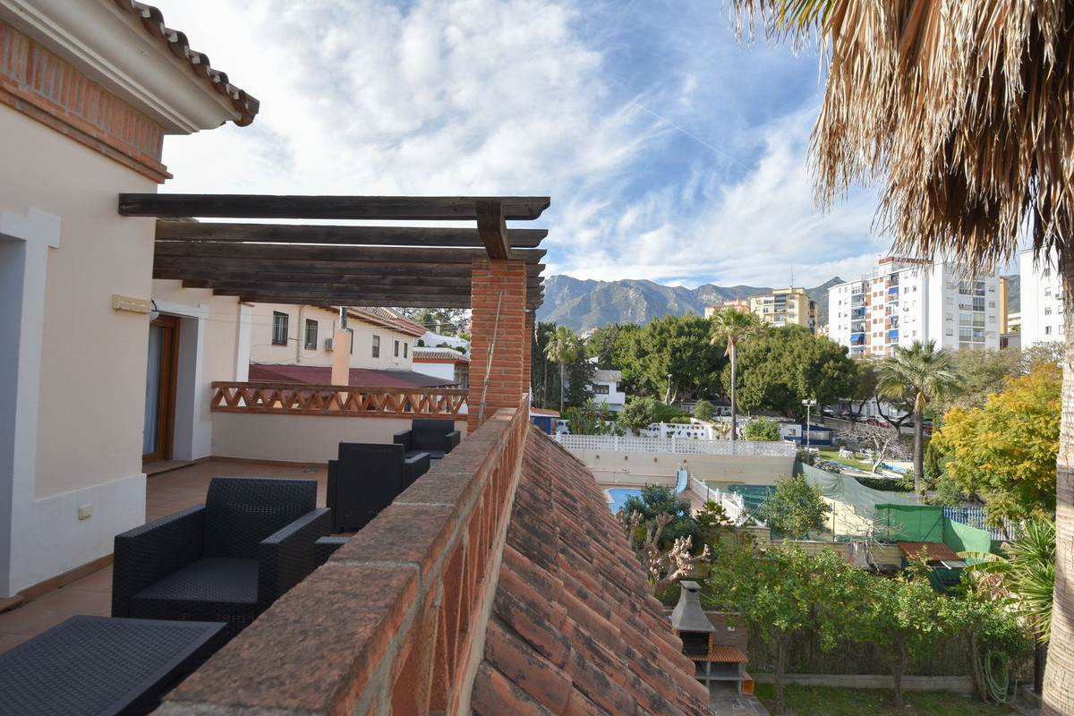 5 Bed Townhouse for sale in Marbella Costa Del Sol, Málaga, Spain