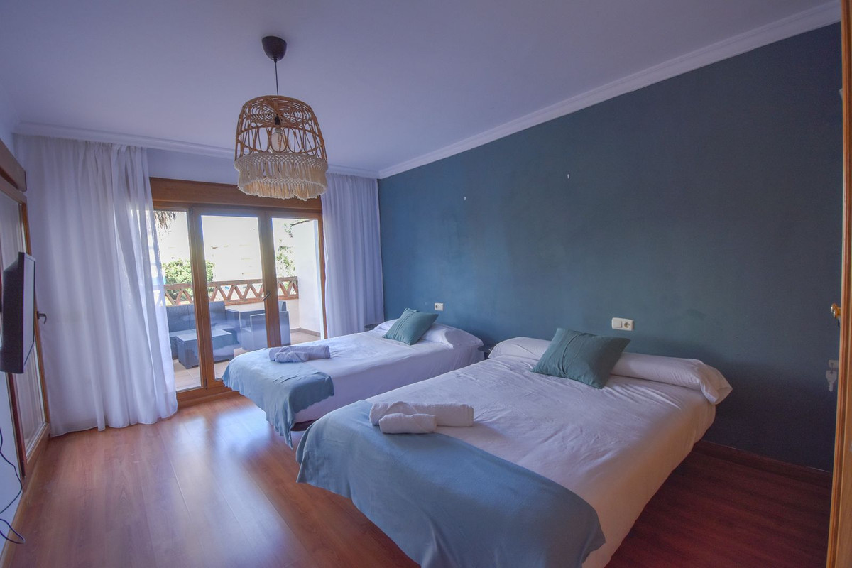 5 Bed Townhouse for sale in Marbella Costa Del Sol, Málaga, Spain