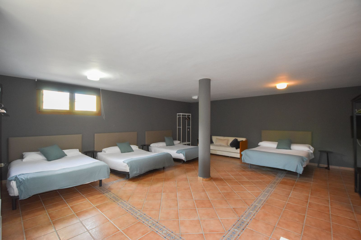 5 Bed Townhouse for sale in Marbella Costa Del Sol, Málaga, Spain