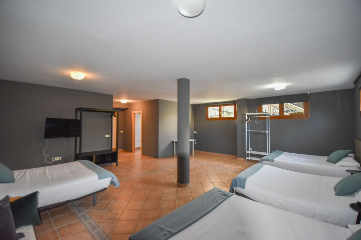 5 Bed Townhouse for sale in Marbella Costa Del Sol, Málaga, Spain