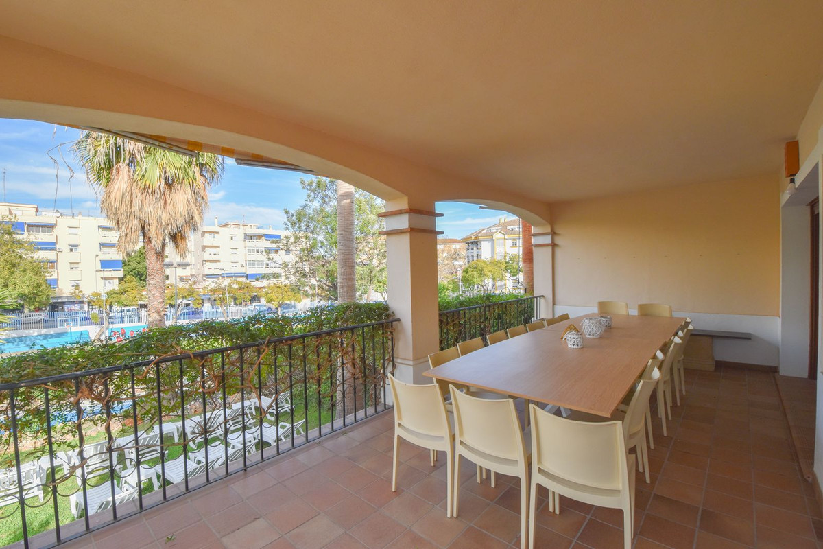 5 Bed Townhouse for sale in Marbella Costa Del Sol, Málaga, Spain