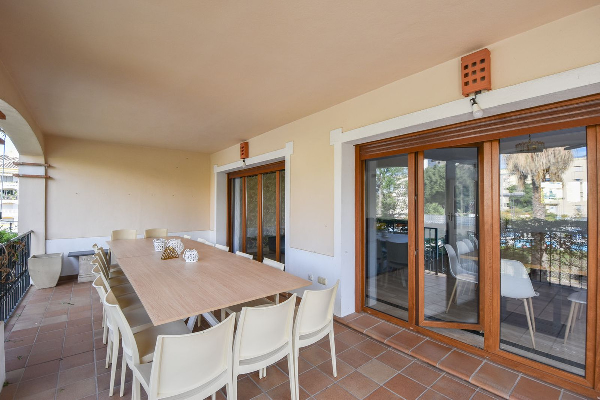 5 Bed Townhouse for sale in Marbella Costa Del Sol, Málaga, Spain
