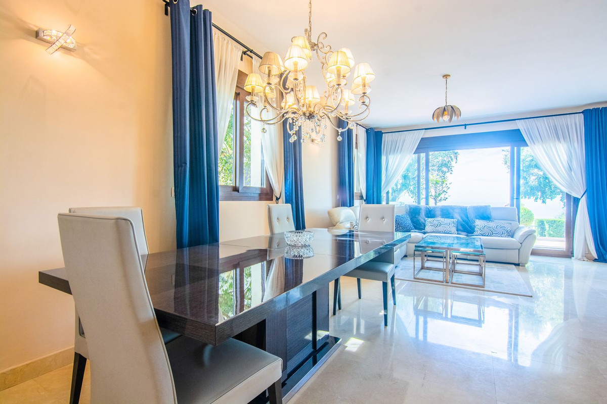 5 Bed Townhouse for sale in La Mairena Costa Del Sol, Málaga, Spain