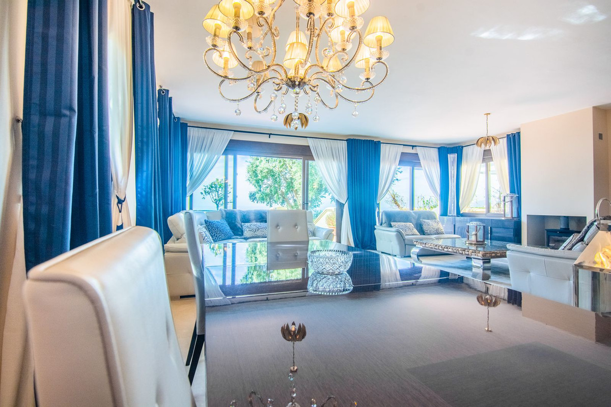 5 Bed Townhouse for sale in La Mairena Costa Del Sol, Málaga, Spain