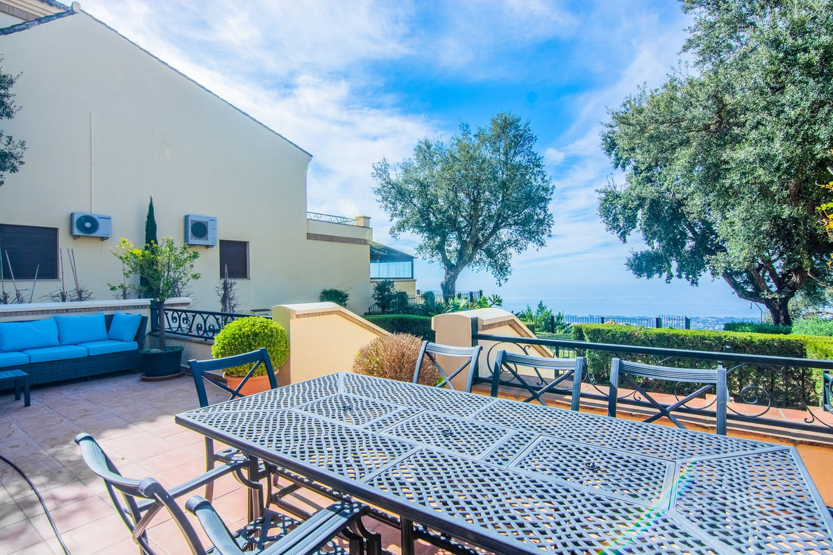 5 Bed Townhouse for sale in La Mairena Costa Del Sol, Málaga, Spain