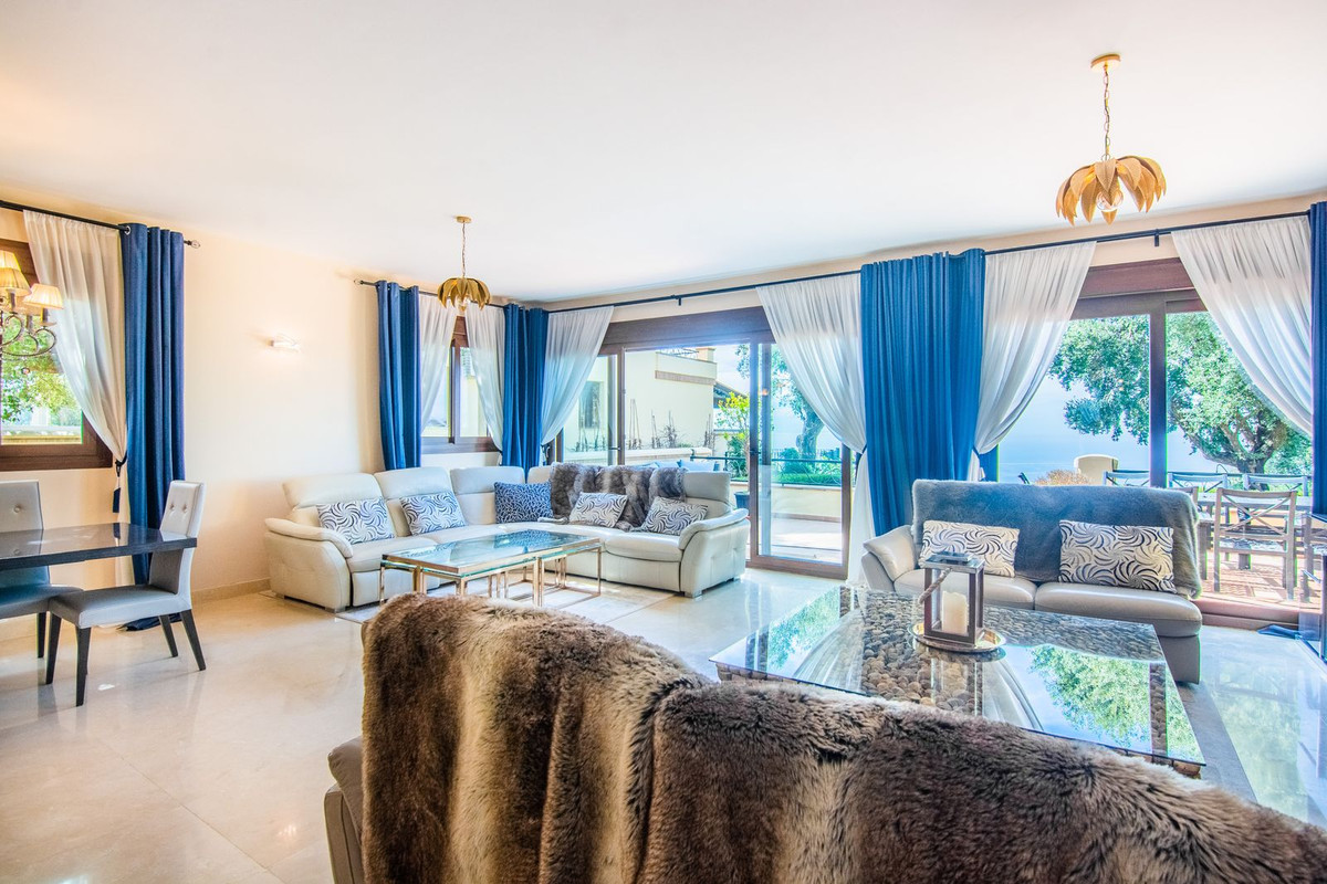 5 Bed Townhouse for sale in La Mairena Costa Del Sol, Málaga, Spain