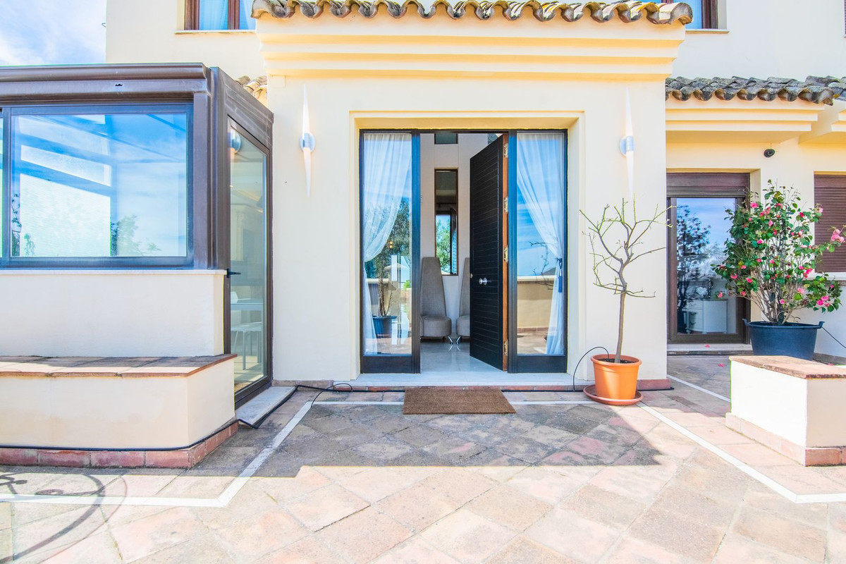 5 Bed Townhouse for sale in La Mairena Costa Del Sol, Málaga, Spain