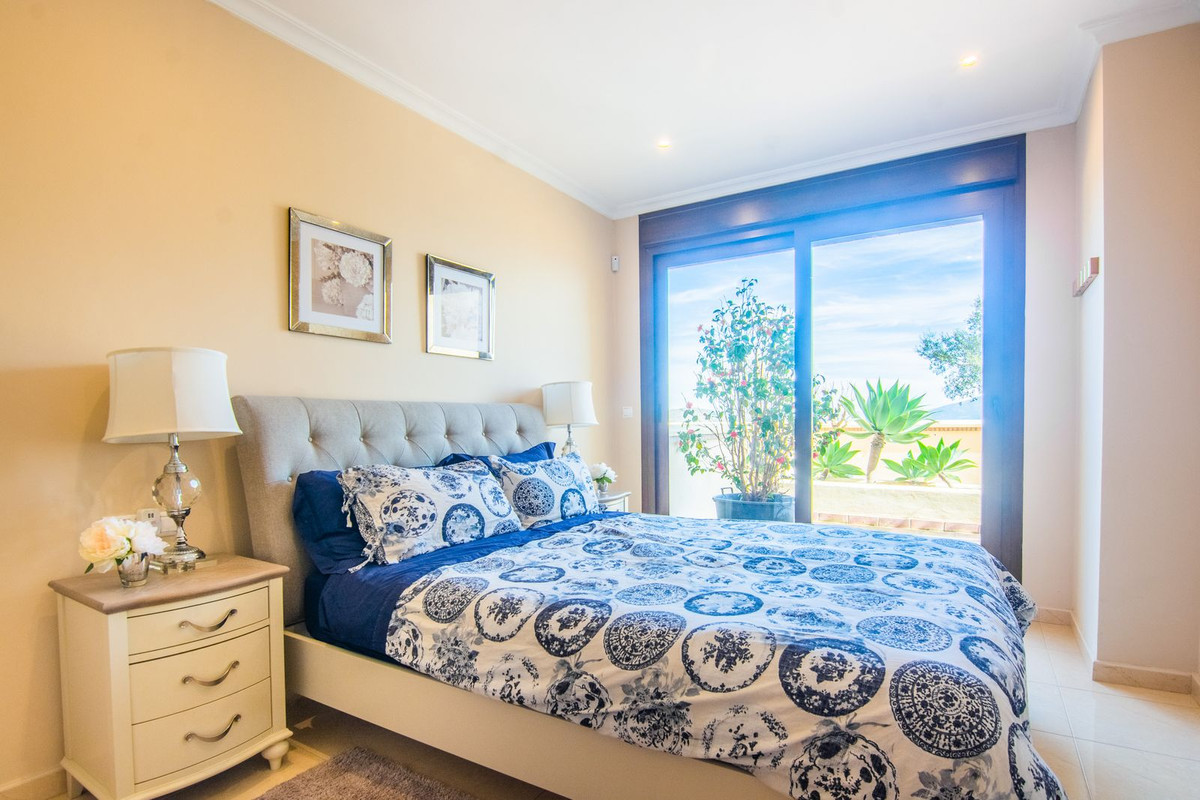 5 Bed Townhouse for sale in La Mairena Costa Del Sol, Málaga, Spain