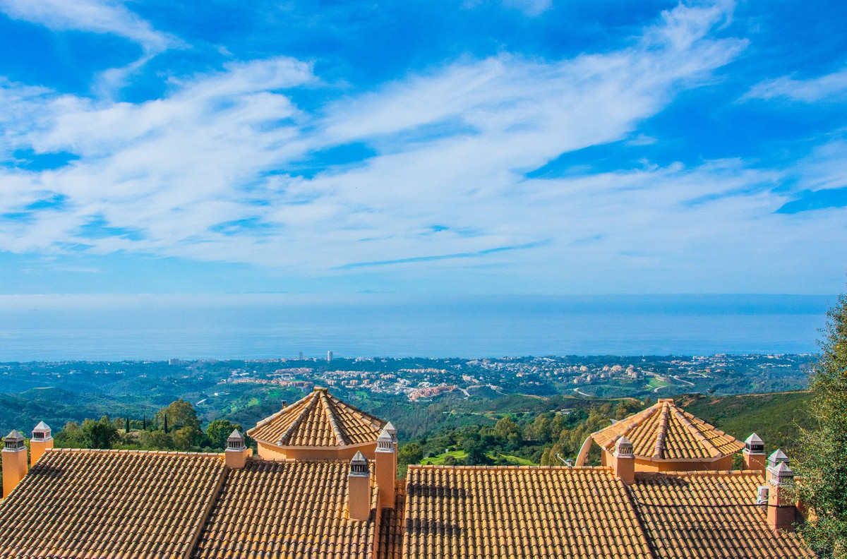 5 Bed Townhouse for sale in La Mairena Costa Del Sol, Málaga, Spain