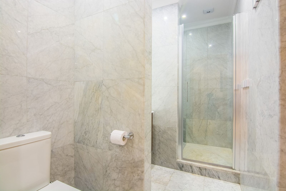 5 Bed Townhouse for sale in La Mairena Costa Del Sol, Málaga, Spain