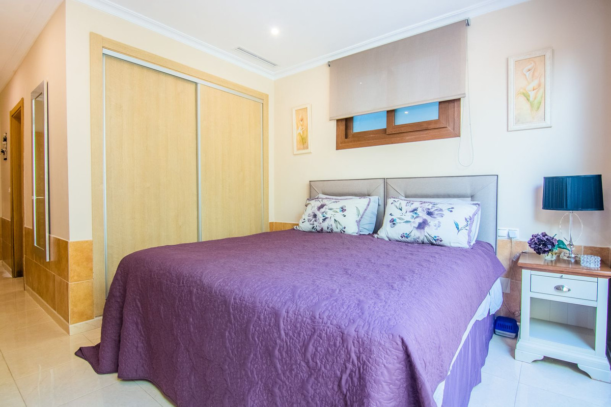 5 Bed Townhouse for sale in La Mairena Costa Del Sol, Málaga, Spain