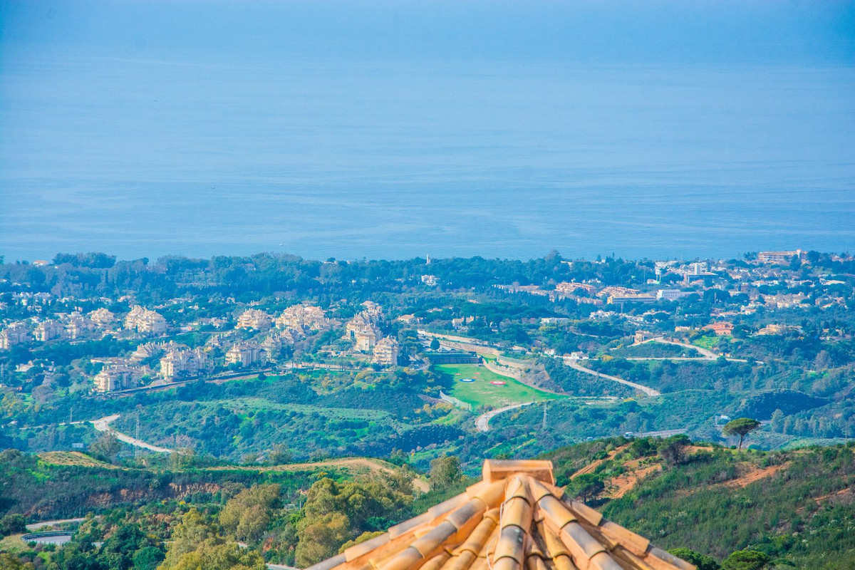 5 Bed Townhouse for sale in La Mairena Costa Del Sol, Málaga, Spain