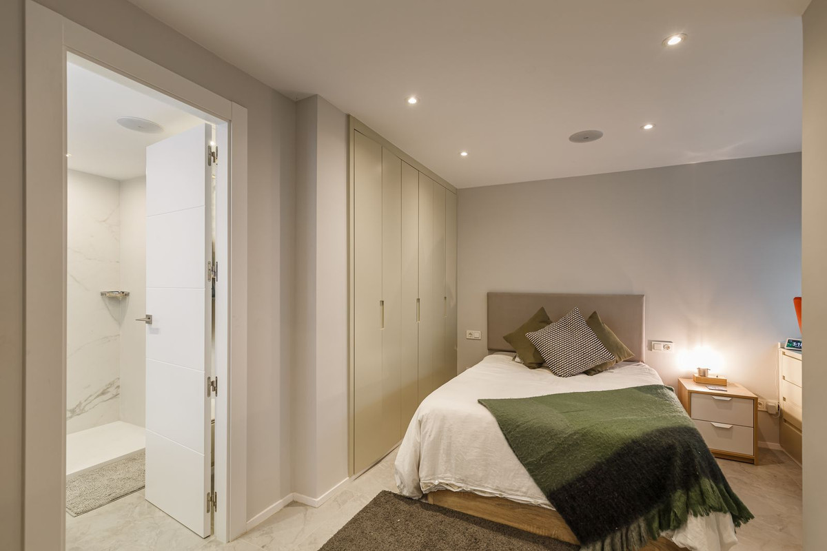 4 Bed Apartment for sale in Marbella Costa Del Sol, Málaga, Spain