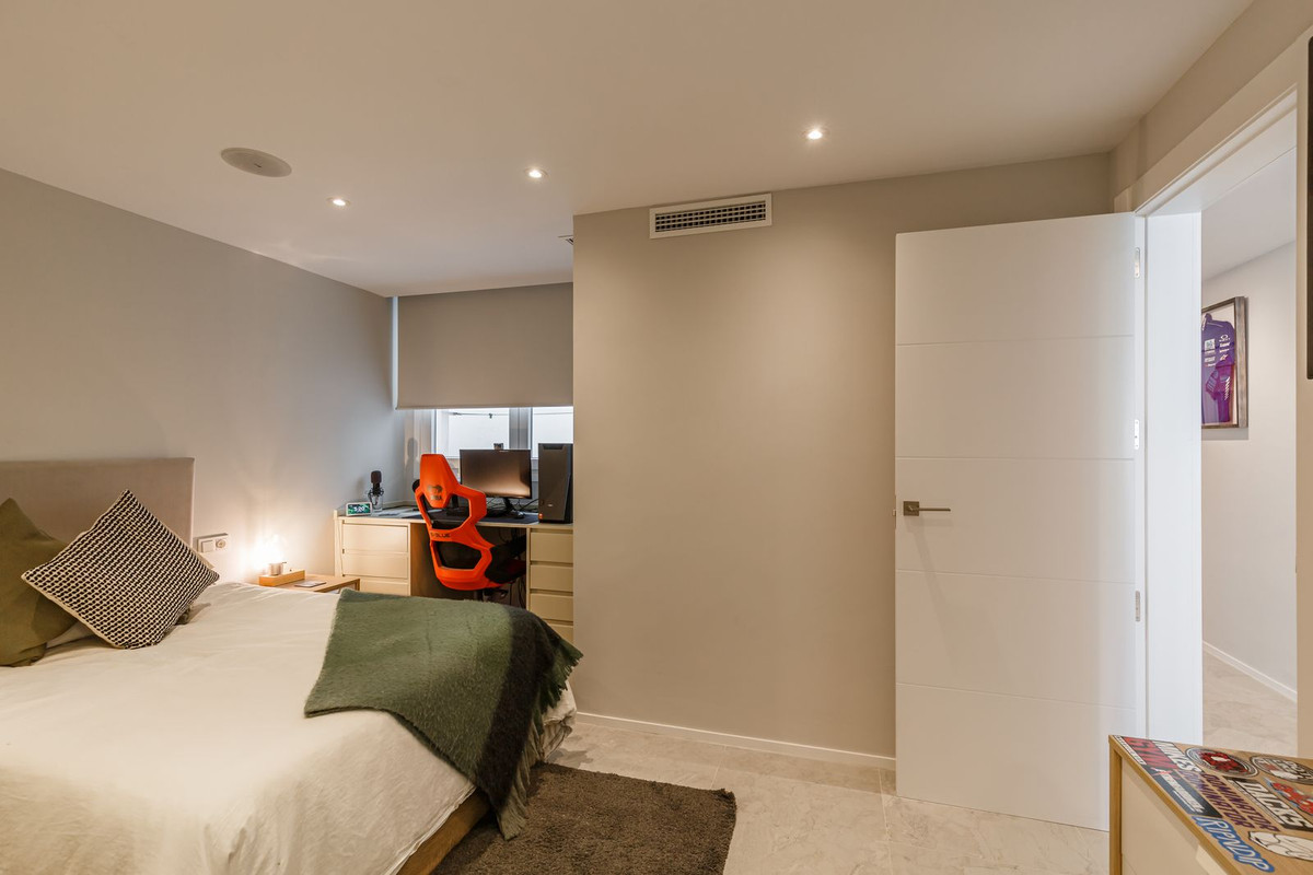 4 Bed Apartment for sale in Marbella Costa Del Sol, Málaga, Spain