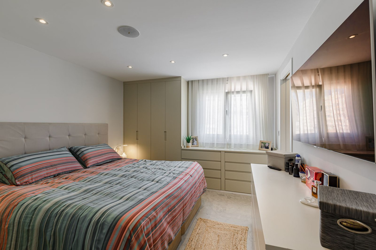 4 Bed Apartment for sale in Marbella Costa Del Sol, Málaga, Spain