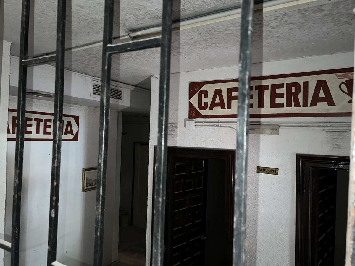 Commercial unit for sale in Alhaurín De La Torre Costa Del Sol, Málaga, Spain