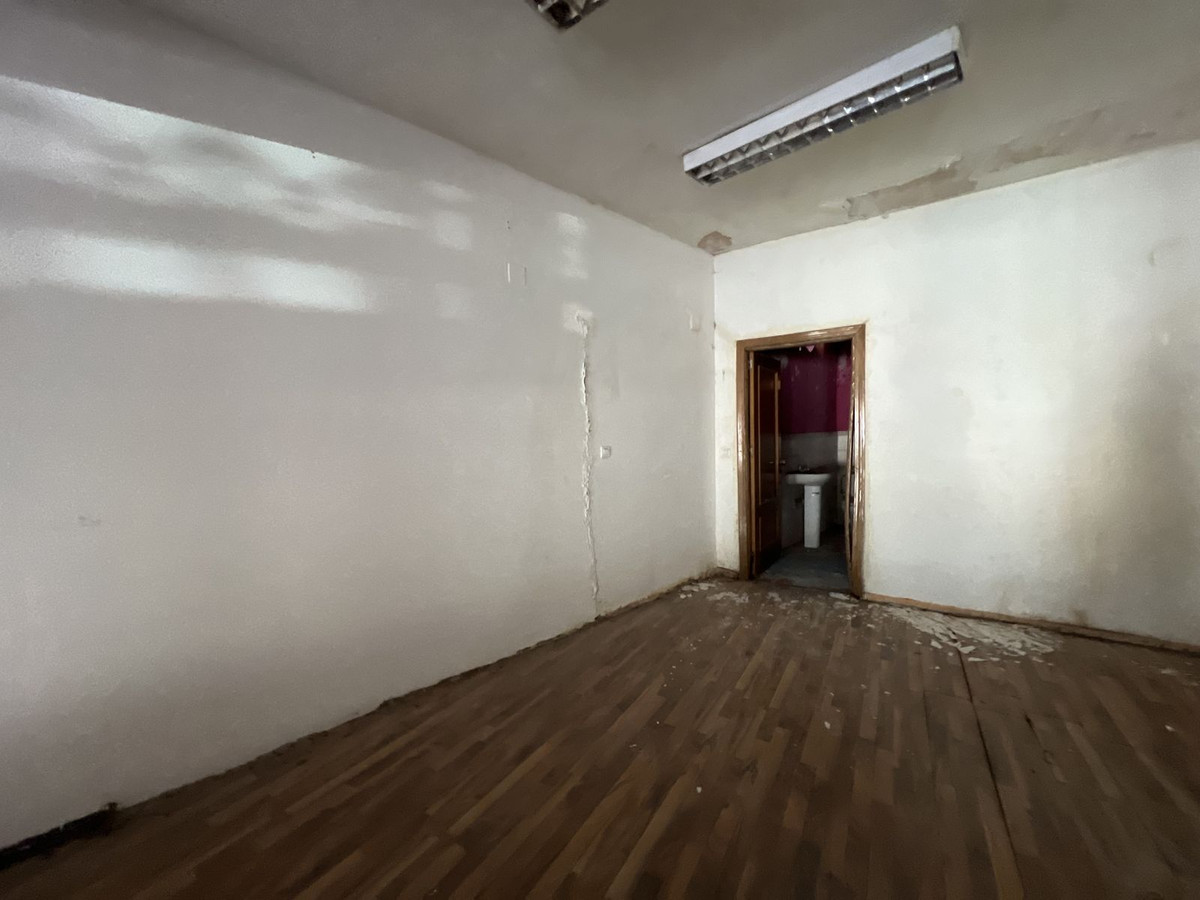 Commercial unit for sale in Alhaurín De La Torre Costa Del Sol, Málaga, Spain