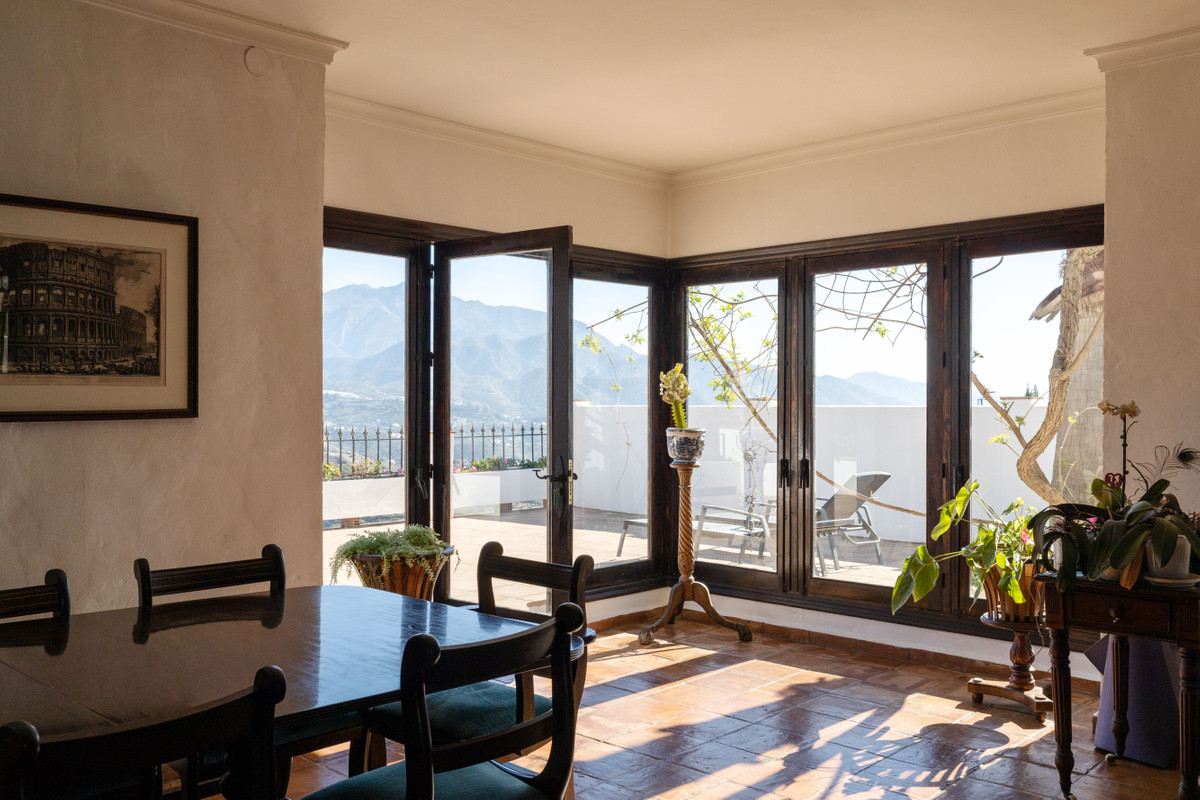 7 Bed Townhouse for sale in Torrox Costa Del Sol East, Málaga, Spain