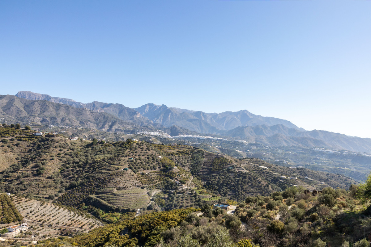 7 Bed Townhouse for sale in Torrox Costa Del Sol East, Málaga, Spain
