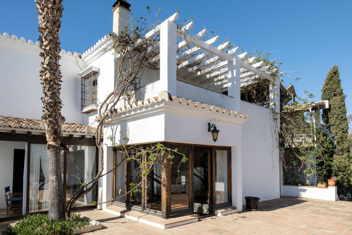 7 Bed Townhouse for sale in Torrox Costa Del Sol East, Málaga, Spain
