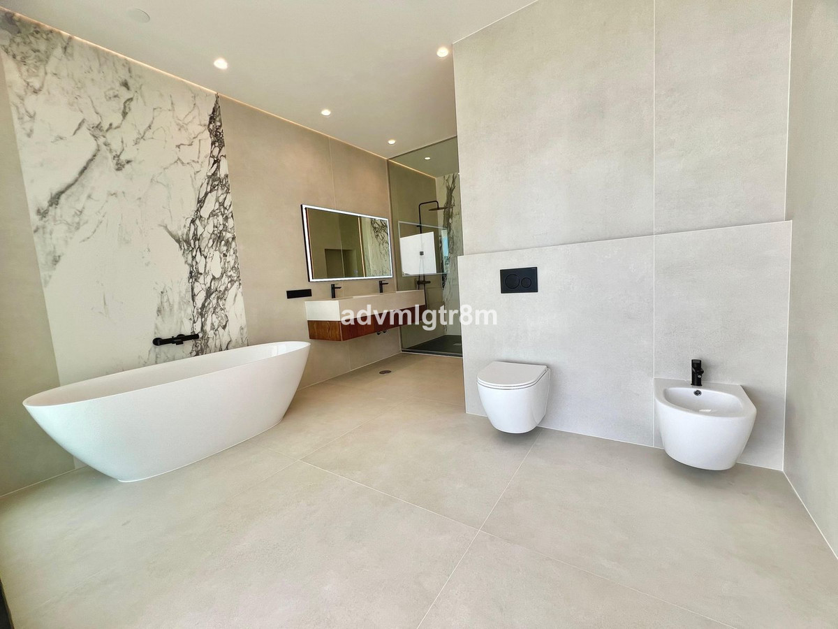 6 Bed Townhouse for sale in Elviria Costa Del Sol, Málaga, Spain