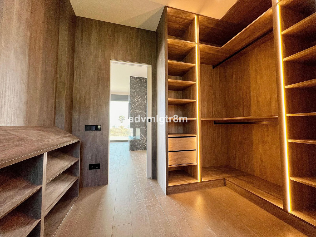 6 Bed Townhouse for sale in Elviria Costa Del Sol, Málaga, Spain