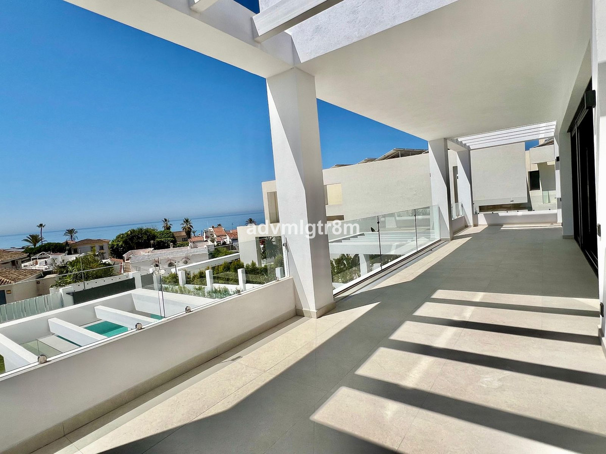 6 Bed Townhouse for sale in Elviria Costa Del Sol, Málaga, Spain