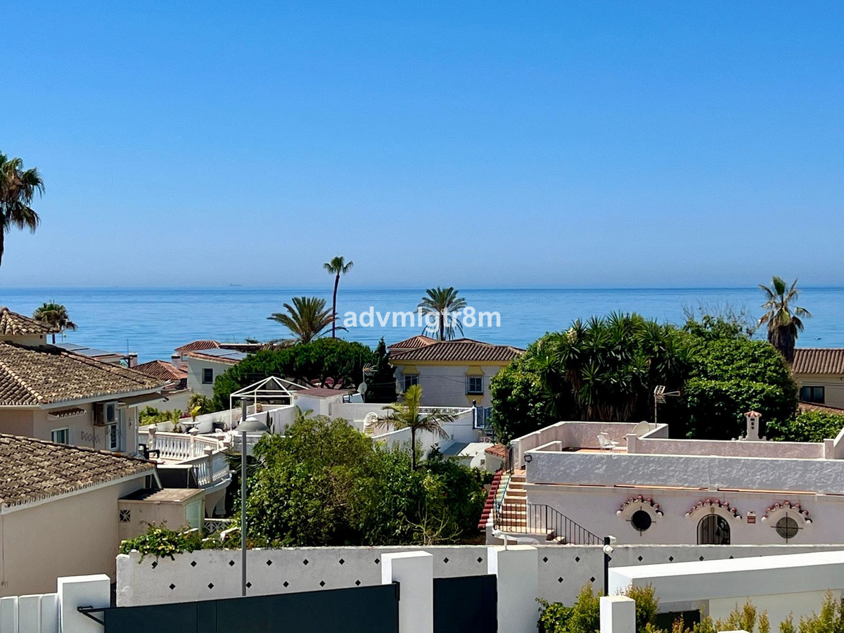 6 Bed Townhouse for sale in Elviria Costa Del Sol, Málaga, Spain