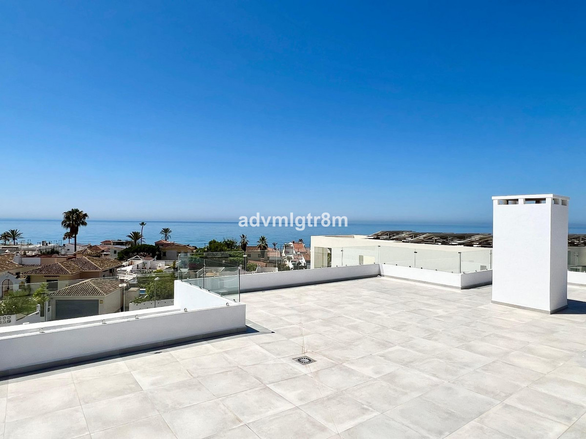 6 Bed Townhouse for sale in Elviria Costa Del Sol, Málaga, Spain