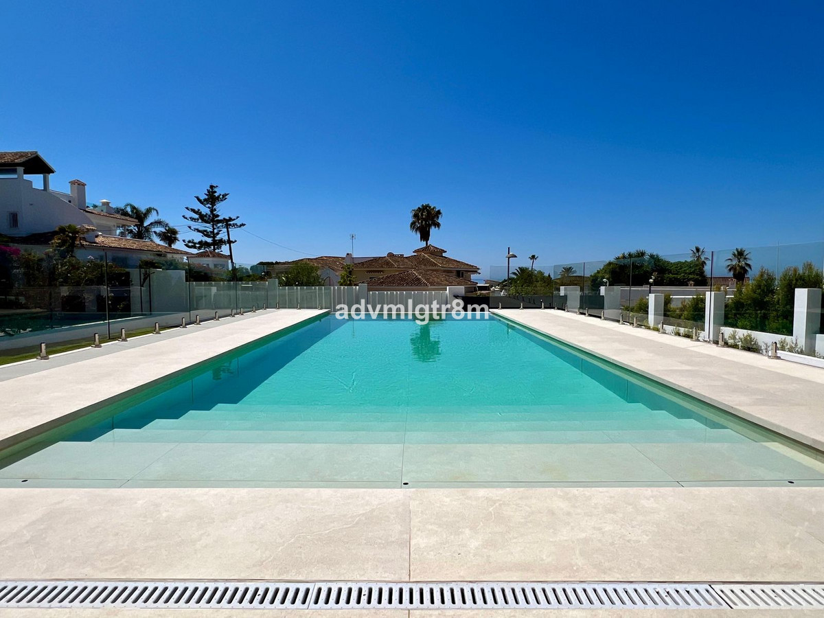 6 Bed Townhouse for sale in Elviria Costa Del Sol, Málaga, Spain
