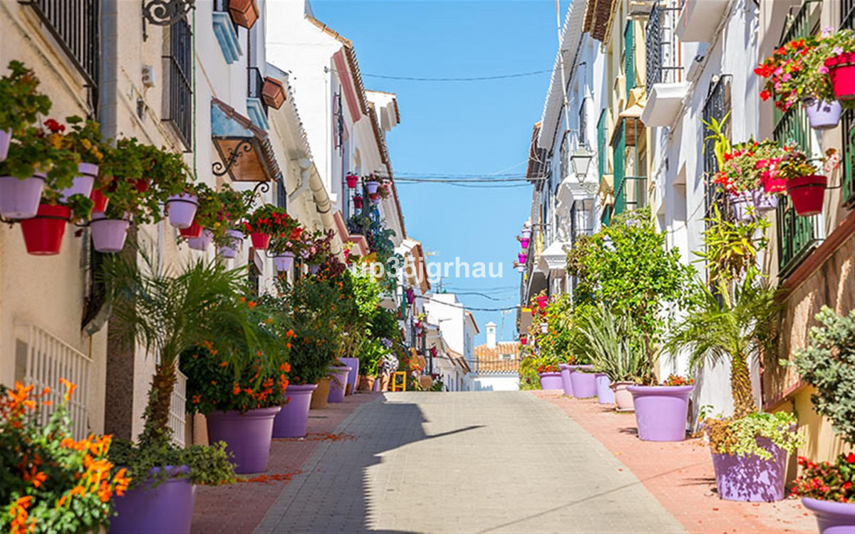 1 Bed Apartment for sale in Estepona Costa Del Sol, Málaga, Spain