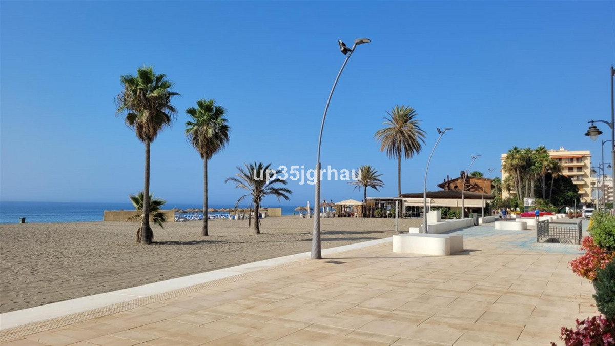 1 Bed Apartment for sale in Estepona Costa Del Sol, Málaga, Spain