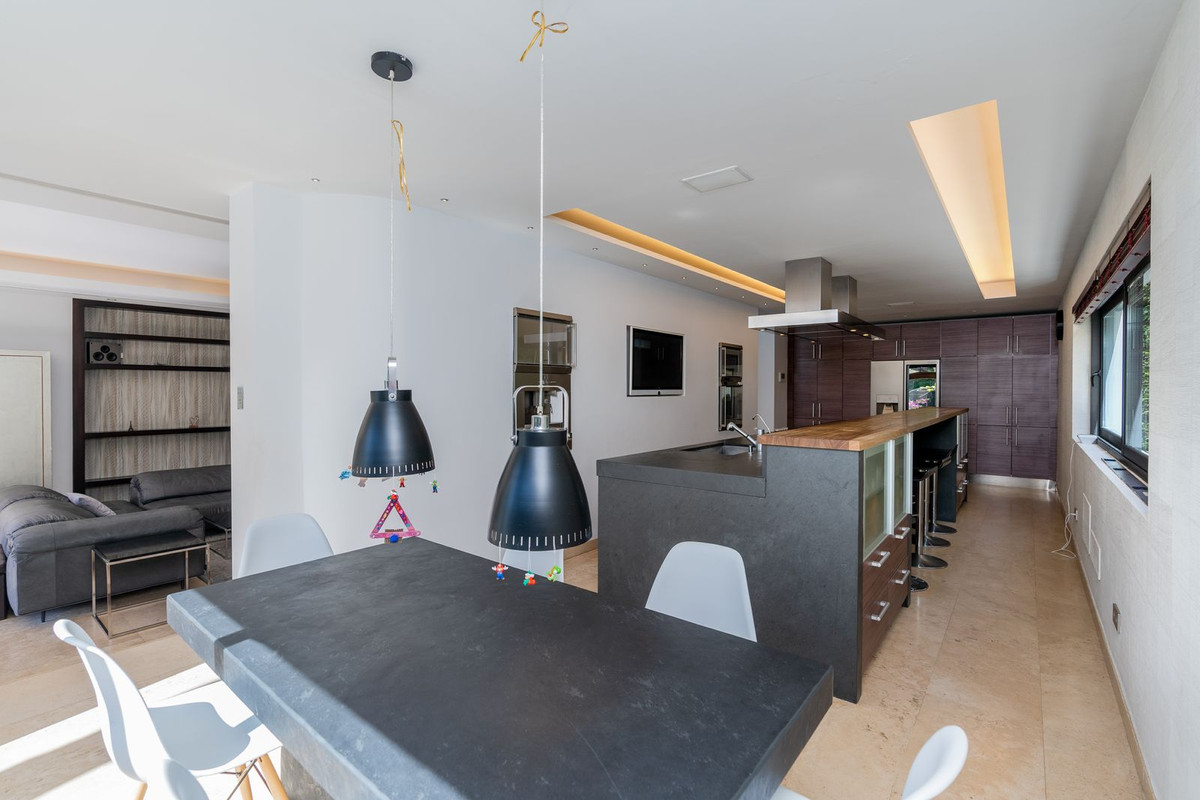 Se vende Villa - Chalet de 5 dormitorios en Costa Del Sol, Málaga, España