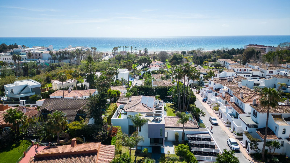 Se vende Villa - Chalet de 5 dormitorios en Costa Del Sol, Málaga, España