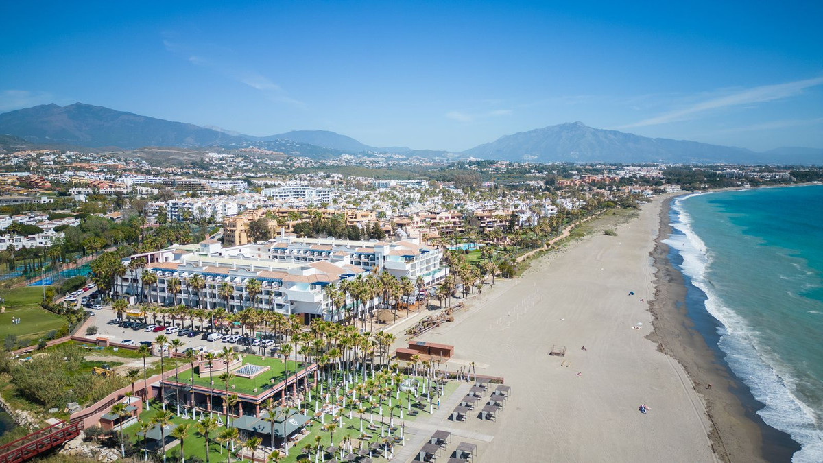 Se vende Villa - Chalet de 5 dormitorios en Costa Del Sol, Málaga, España