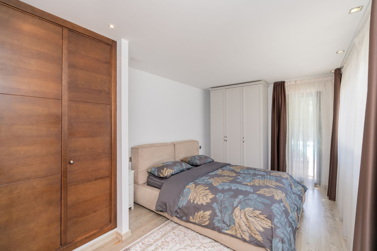 Se vende Villa - Chalet de 5 dormitorios en Costa Del Sol, Málaga, España