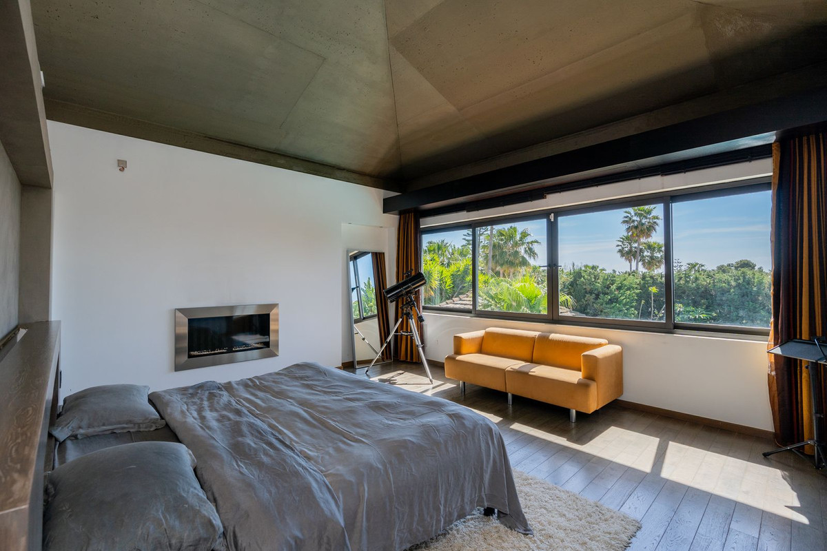 Se vende Villa - Chalet de 5 dormitorios en Costa Del Sol, Málaga, España