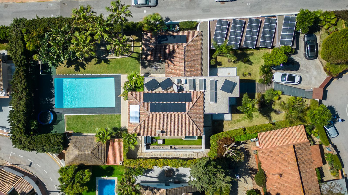 Se vende Villa - Chalet de 5 dormitorios en Costa Del Sol, Málaga, España