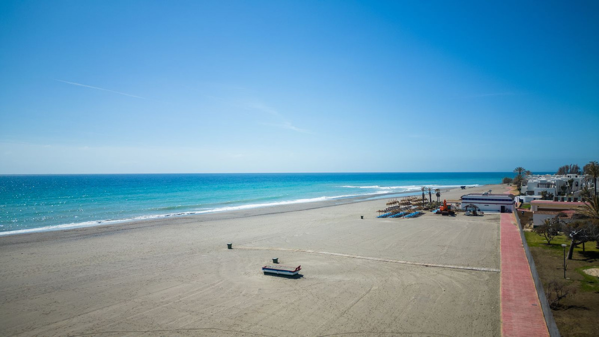 Se vende Villa - Chalet de 5 dormitorios en Costa Del Sol, Málaga, España
