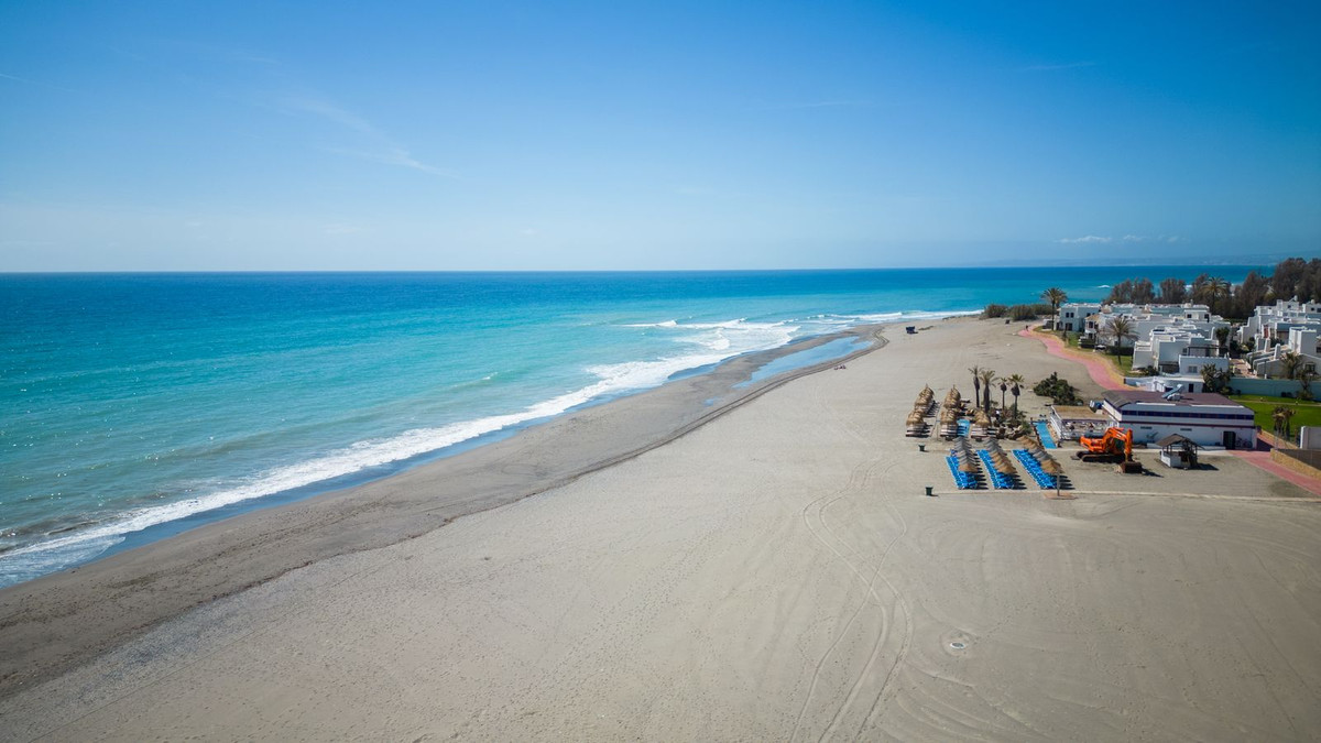 Se vende Villa - Chalet de 5 dormitorios en Costa Del Sol, Málaga, España