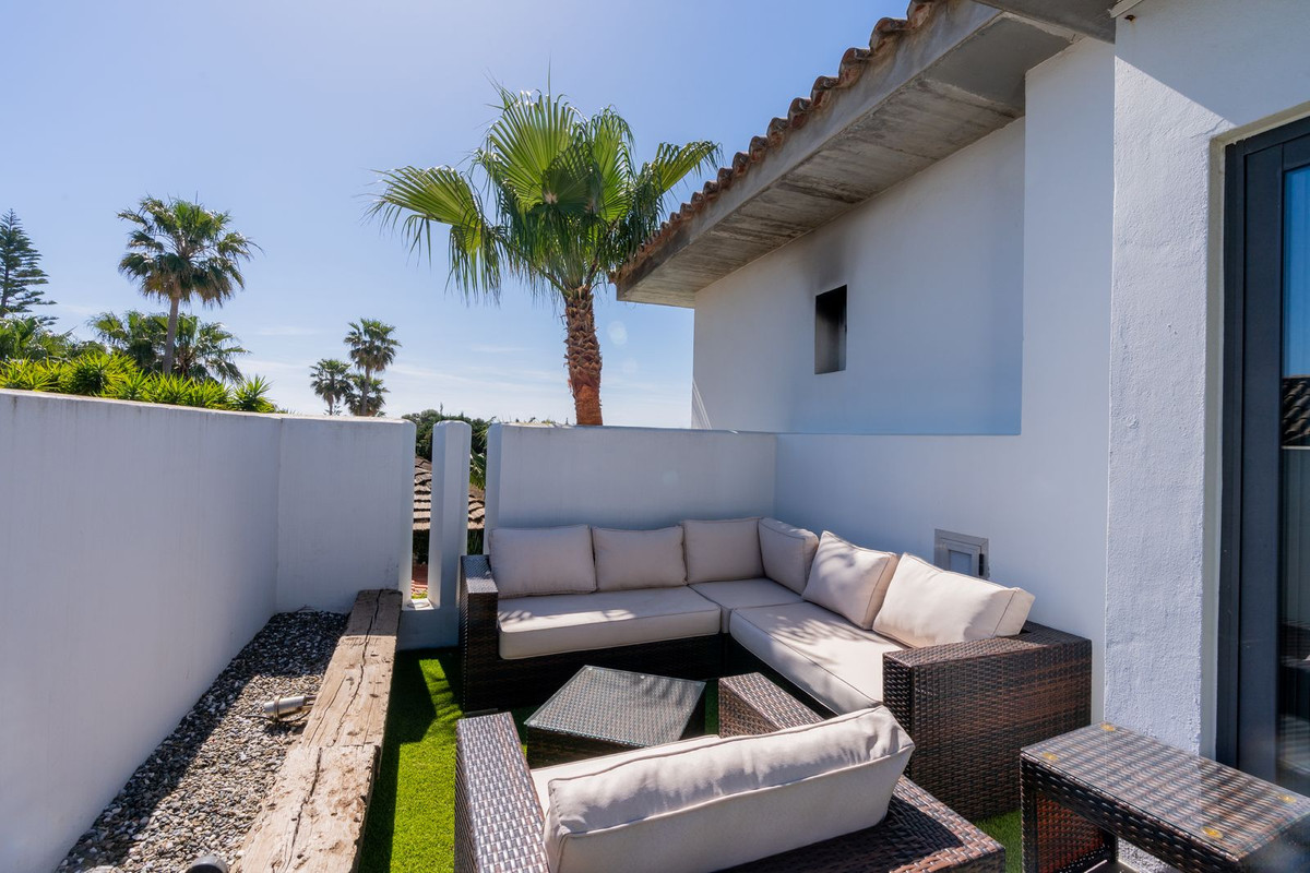 Se vende Villa - Chalet de 5 dormitorios en Costa Del Sol, Málaga, España