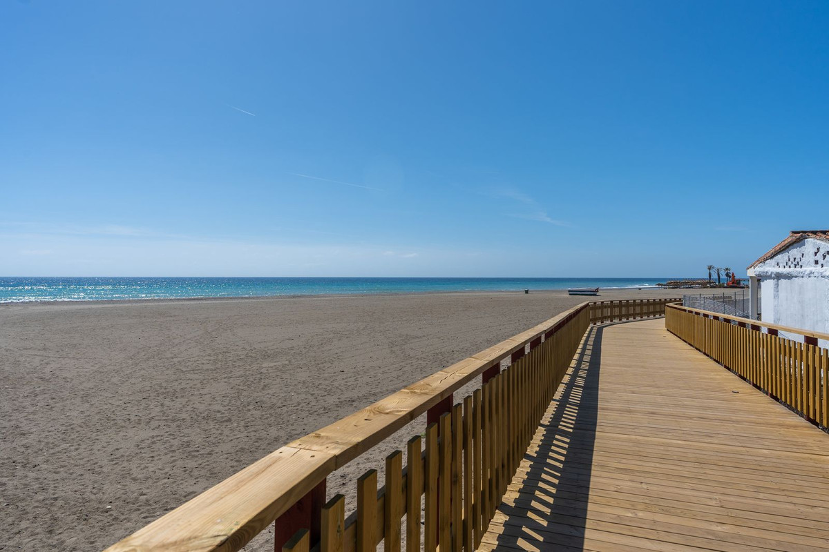 Se vende Villa - Chalet de 5 dormitorios en Costa Del Sol, Málaga, España