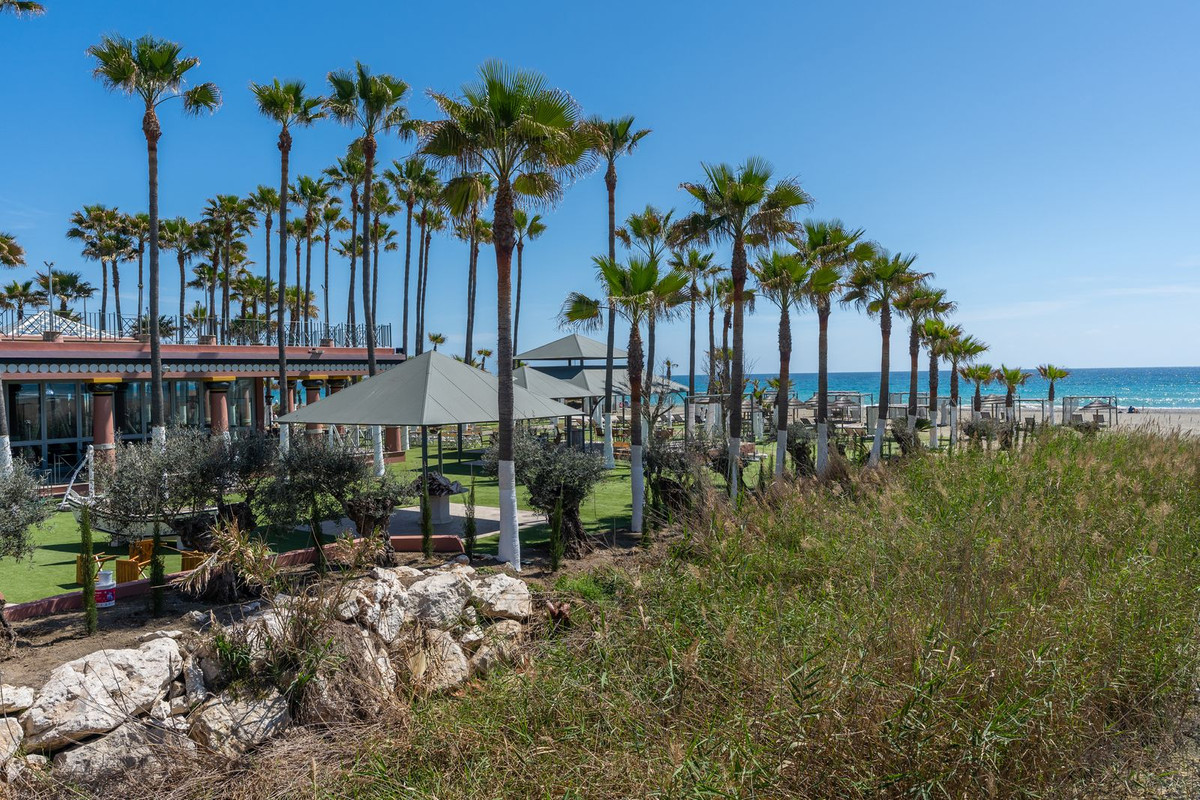 Se vende Villa - Chalet de 5 dormitorios en Costa Del Sol, Málaga, España