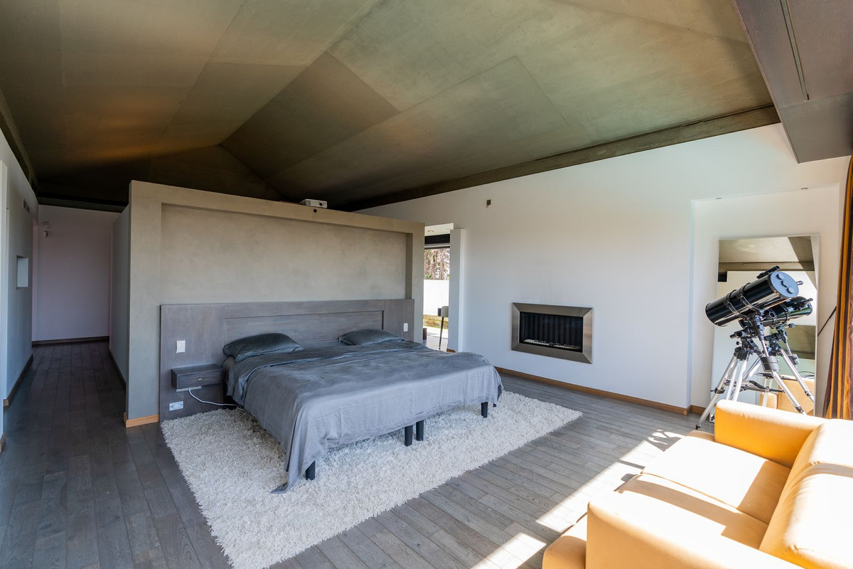 Se vende Villa - Chalet de 5 dormitorios en Costa Del Sol, Málaga, España