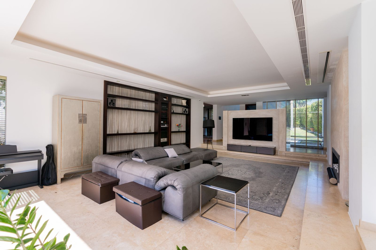 Se vende Villa - Chalet de 5 dormitorios en Costa Del Sol, Málaga, España