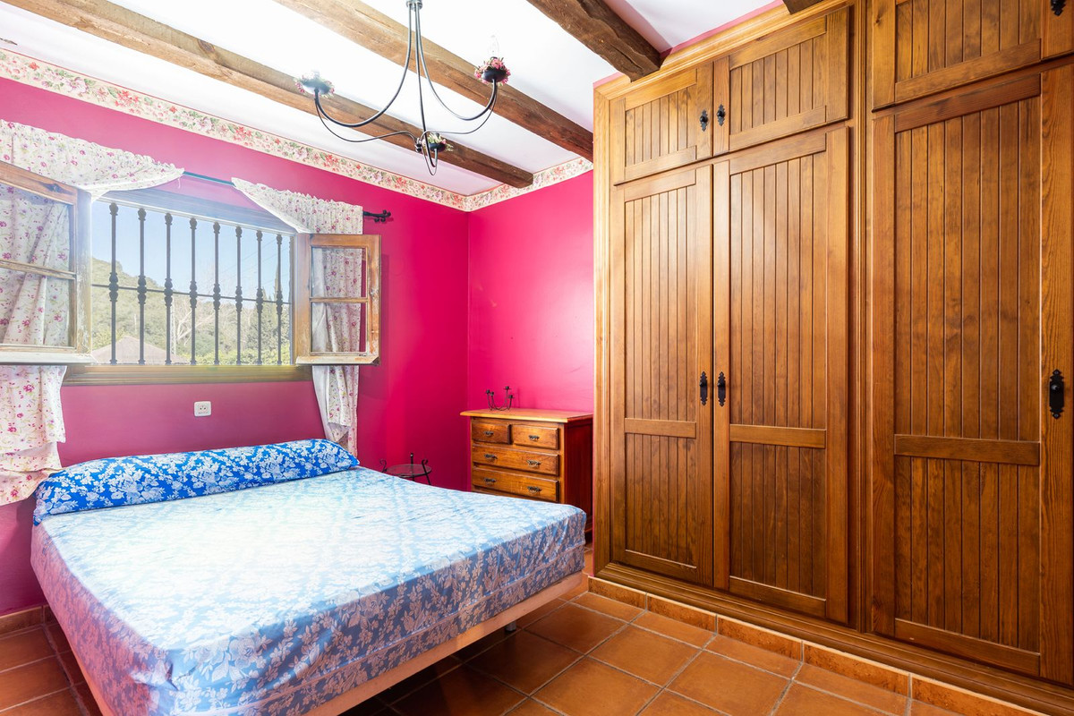 Se vende Finca - Cortijo de 5 dormitorios en Costa Del Sol, Cadiz, España